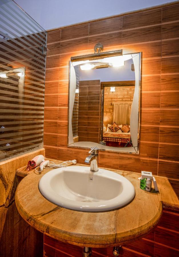 Hotel The Silk Route Jaisalmer Bagian luar foto
