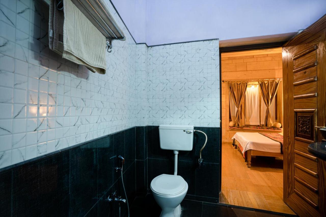 Hotel The Silk Route Jaisalmer Bagian luar foto
